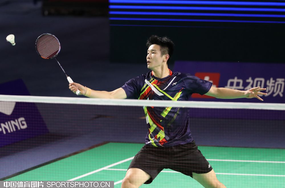 他们不仅依 他们不仅依